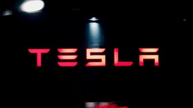 Tesla stock extends losses pre-market as selling pressure accelerates